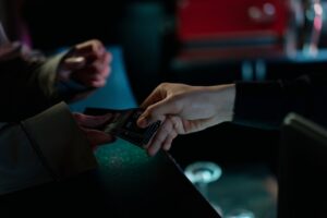 handing 